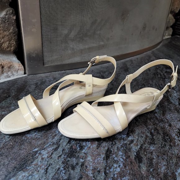 Tod's Vintage Cream Patent Leather Strappy Sandals Size 36.5 - Picture 9 of 16